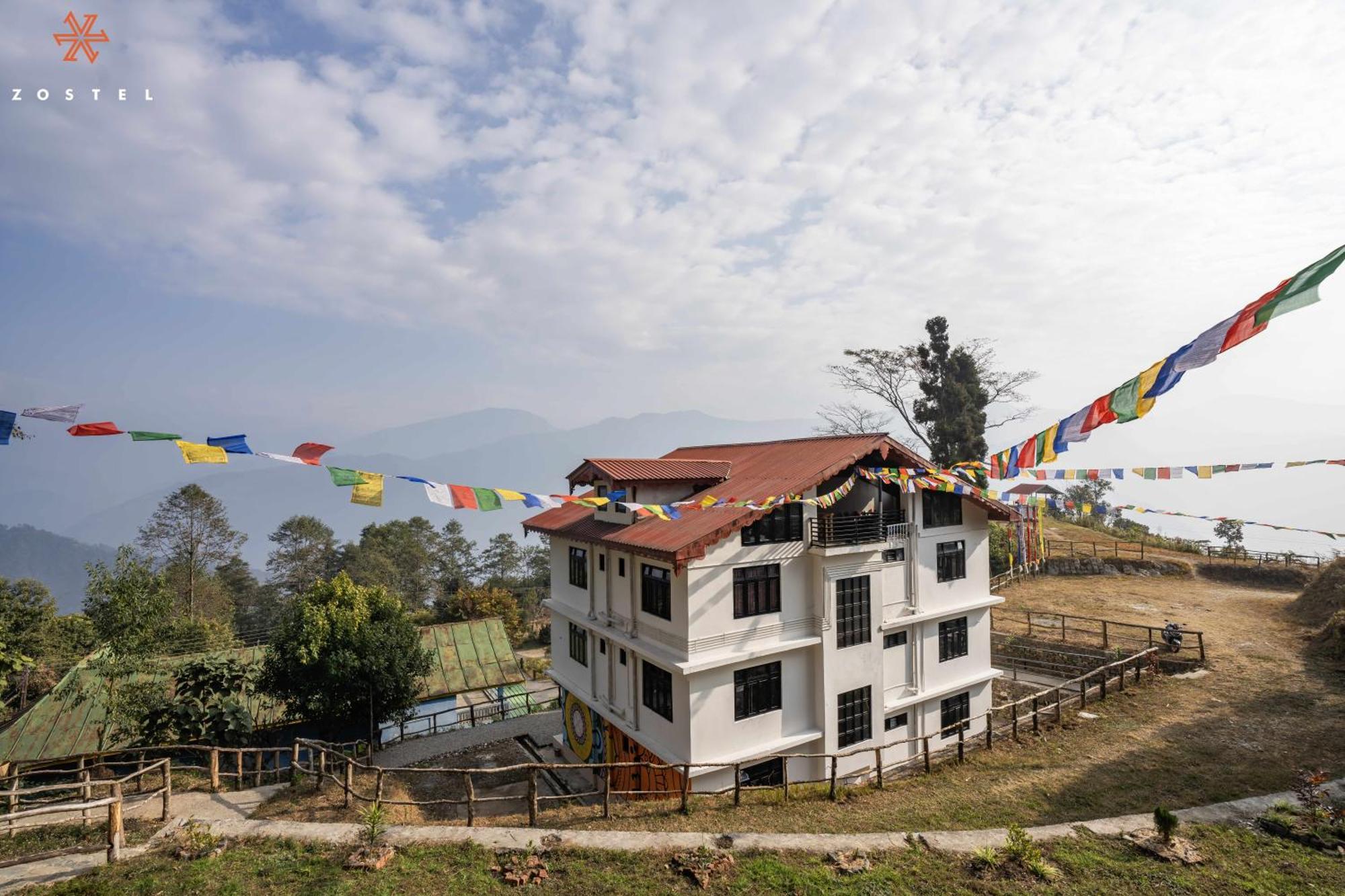 Zostel Rinchenpong Hostel Exterior photo